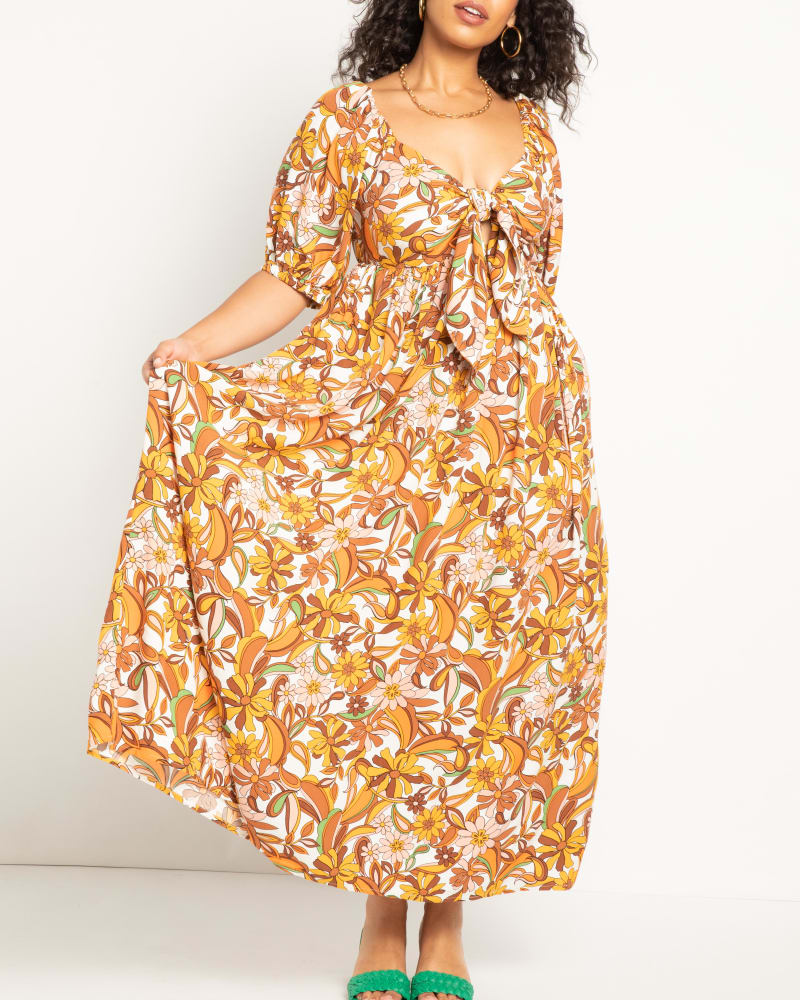 Plus size model wearing Isabella Safari Floral Summer Dress by ELOQUII | Dia&Co | dia_product_style_image_id:189304